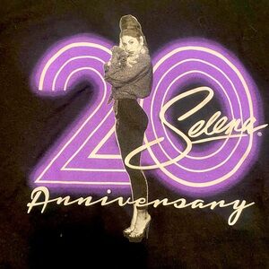 XL Selena TShirt 2015, 23x29